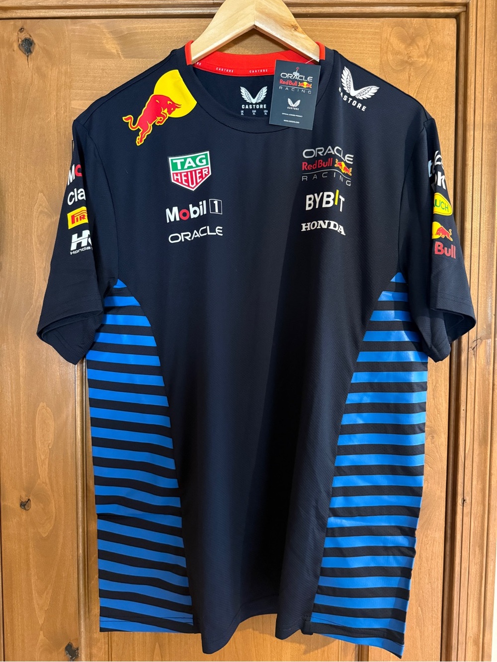 Men's F1 Redbull shirt. Brand new. XL.